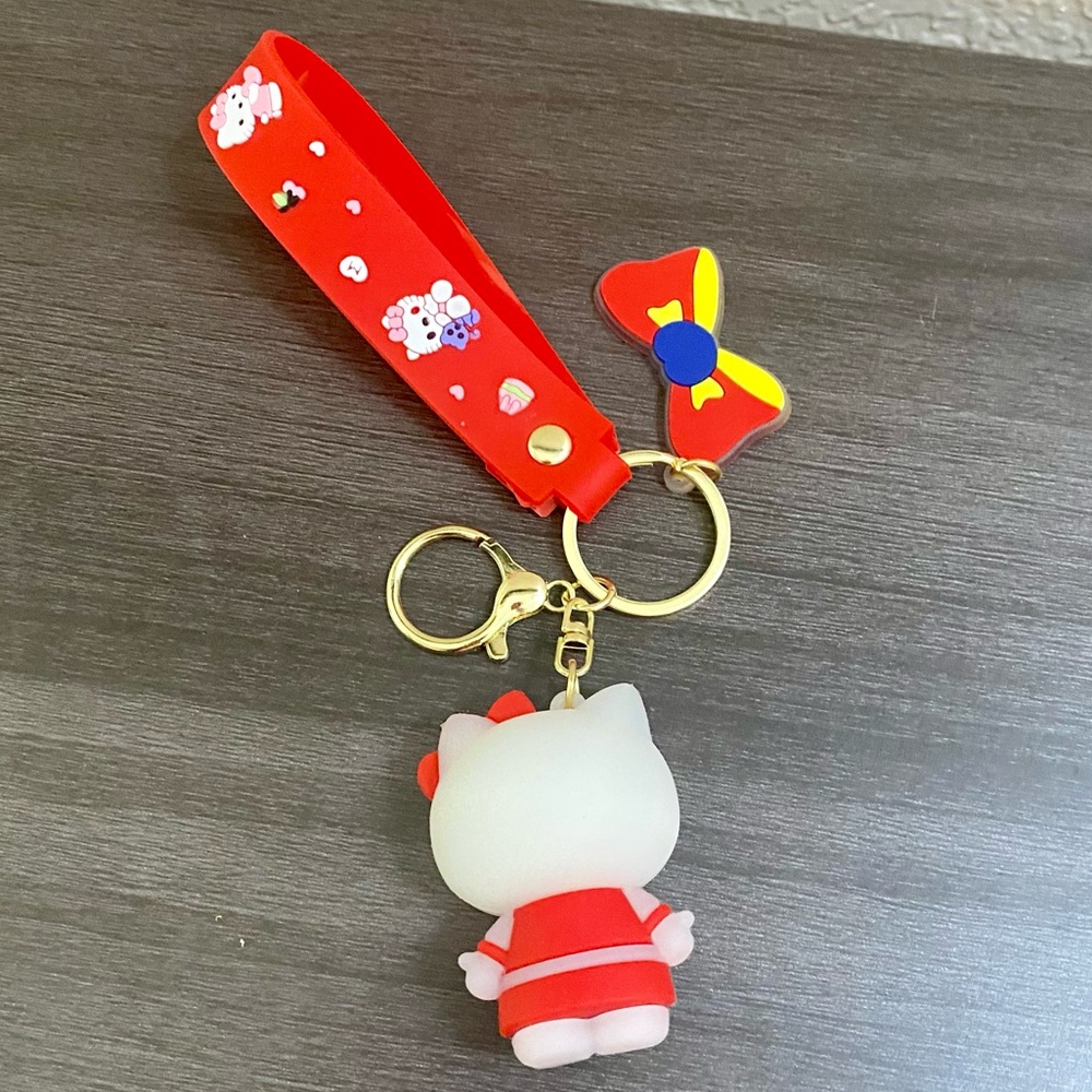 New Hello Kitty Keychain - Picture 2 of 2